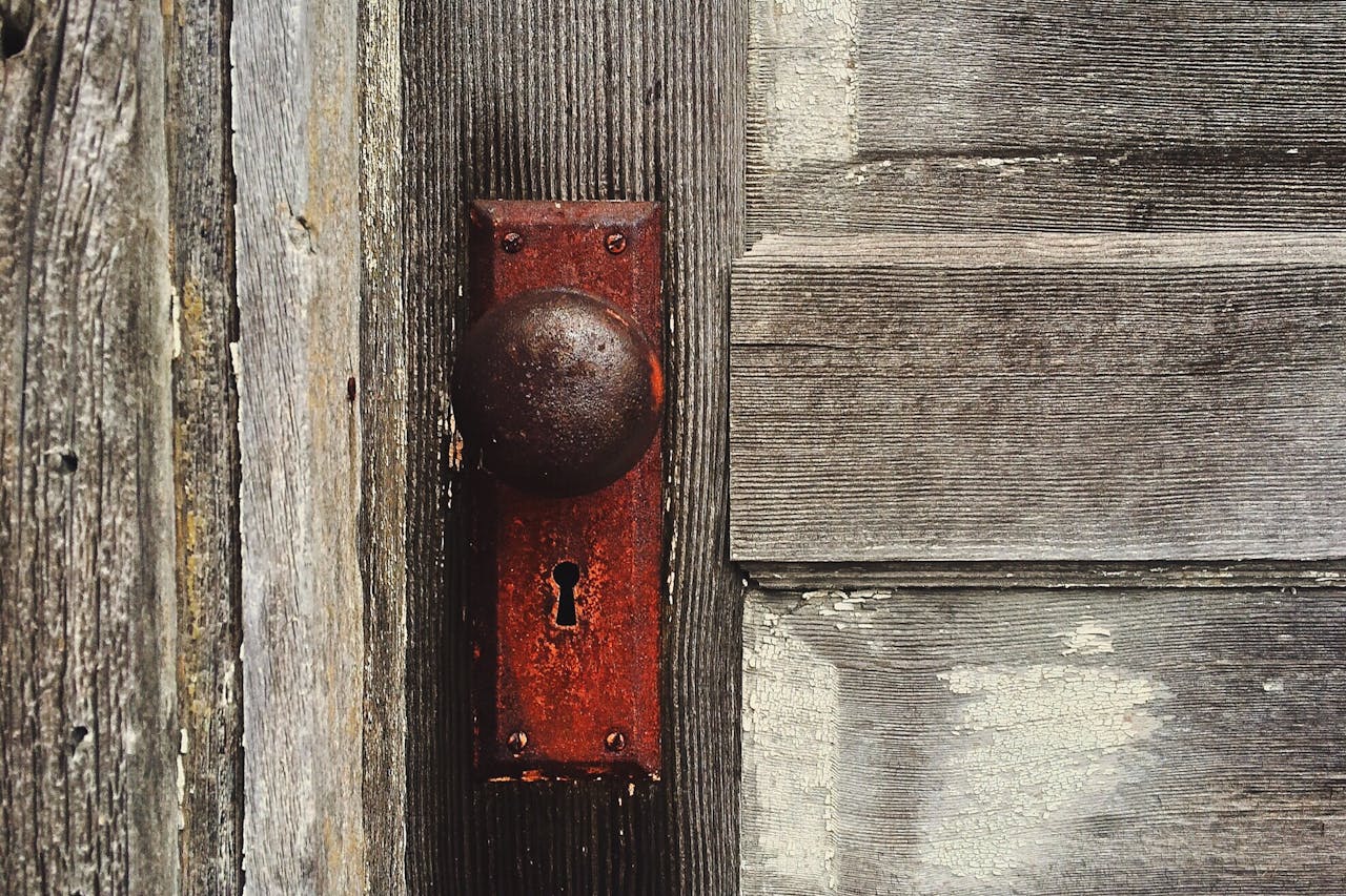 sistemas de seguridad para puertas antiguas