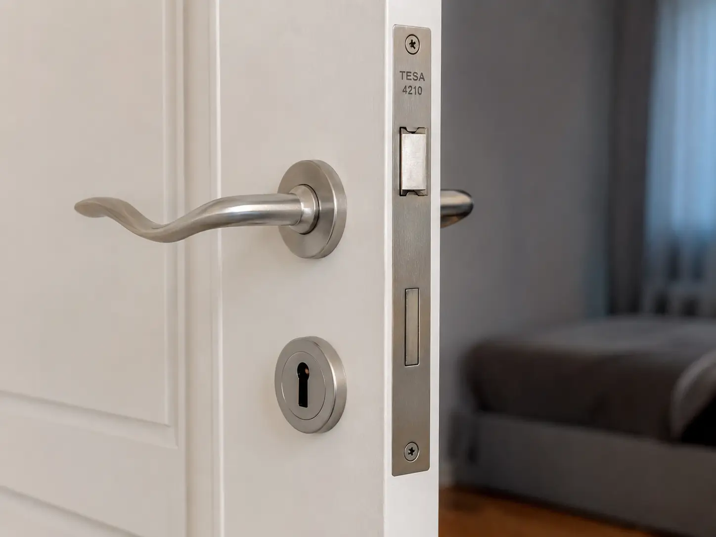 cerradura de embutir TESA 4210 para puerta interior