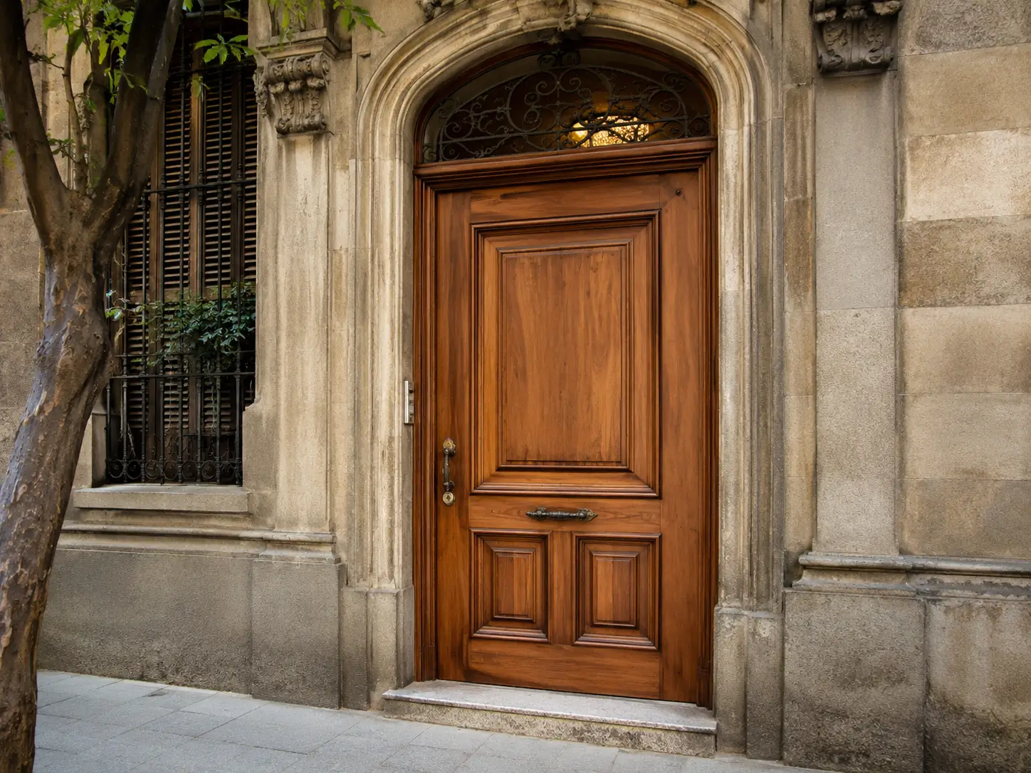 puerta de entrada exterior de madera maciza