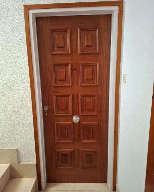 🔐✨ Elevamos la seguridad a otro nivel en Segur de Calafell! 🎉 Hemos concluido la instalación de una puerta blindada de calidad superior que no solo embellece el espacio, sino que también ofrece una defensa sólida y efectiva.

En Ambtottancat, nos sentimos orgullosos de brindar un servicio profesional, limpio y eficiente, asegurándonos de que cada detalle satisfaga las necesidades de nuestros clientes. Nuestras puertas blindadas actúan como una formidable barrera de seguridad que aporta tranquilidad, permitiéndote disfrutar de tu hogar con absoluta confianza.

¿Quieres saber más sobre cómo podemos mejorar la seguridad de tu espacio? ¡Déjanos un comentario o solicita un presupuesto personalizado! 💬

#Ambtottancat #SeguridadHogar #PuertaBlindada #SegurDeCalafell #ProtecciónEficaz